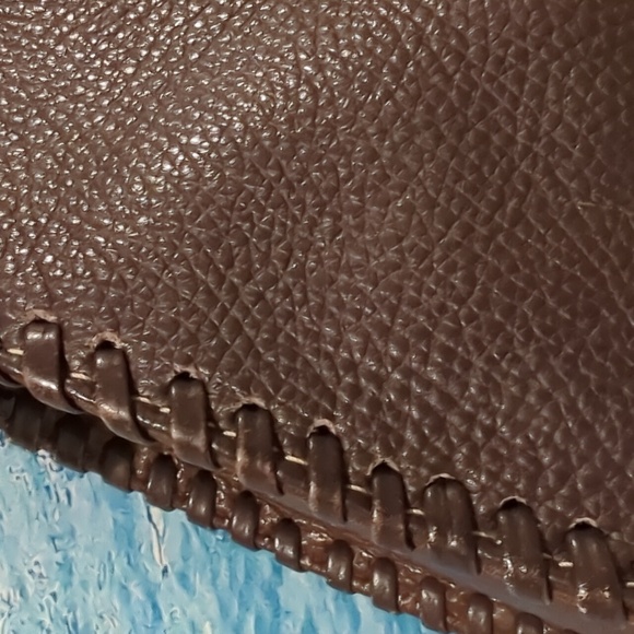 Sophia Visconti Triangular leather shoulder bag - Picture 3 of 13